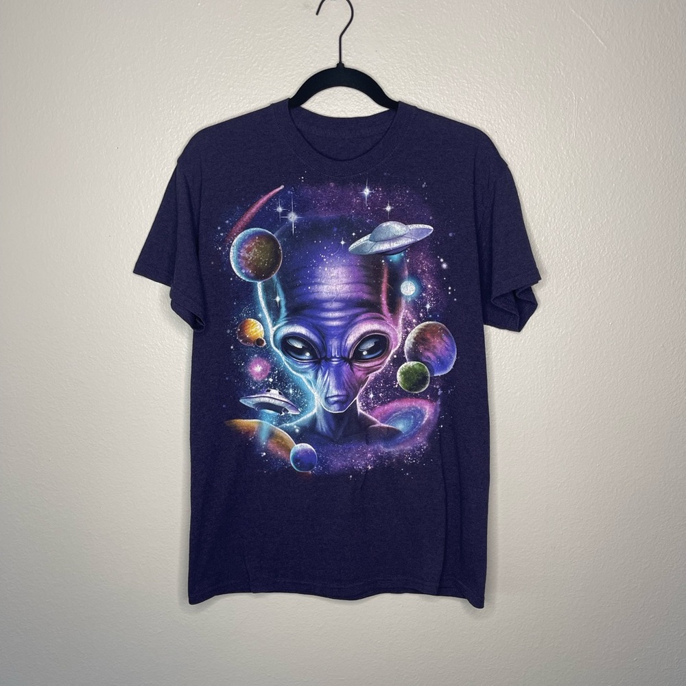 Alien Outerspace Multi-Colored Blue Graphic T-Shirt Size Medium